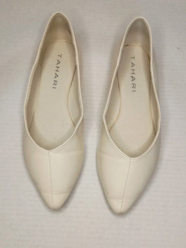 Tahari Paris Ivory Pointed Toe Ballet Flats Women’s Size 8